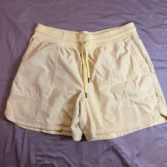 Nike Dri-Fit fitness shorts in peach color Size large - Picture 11 of 11